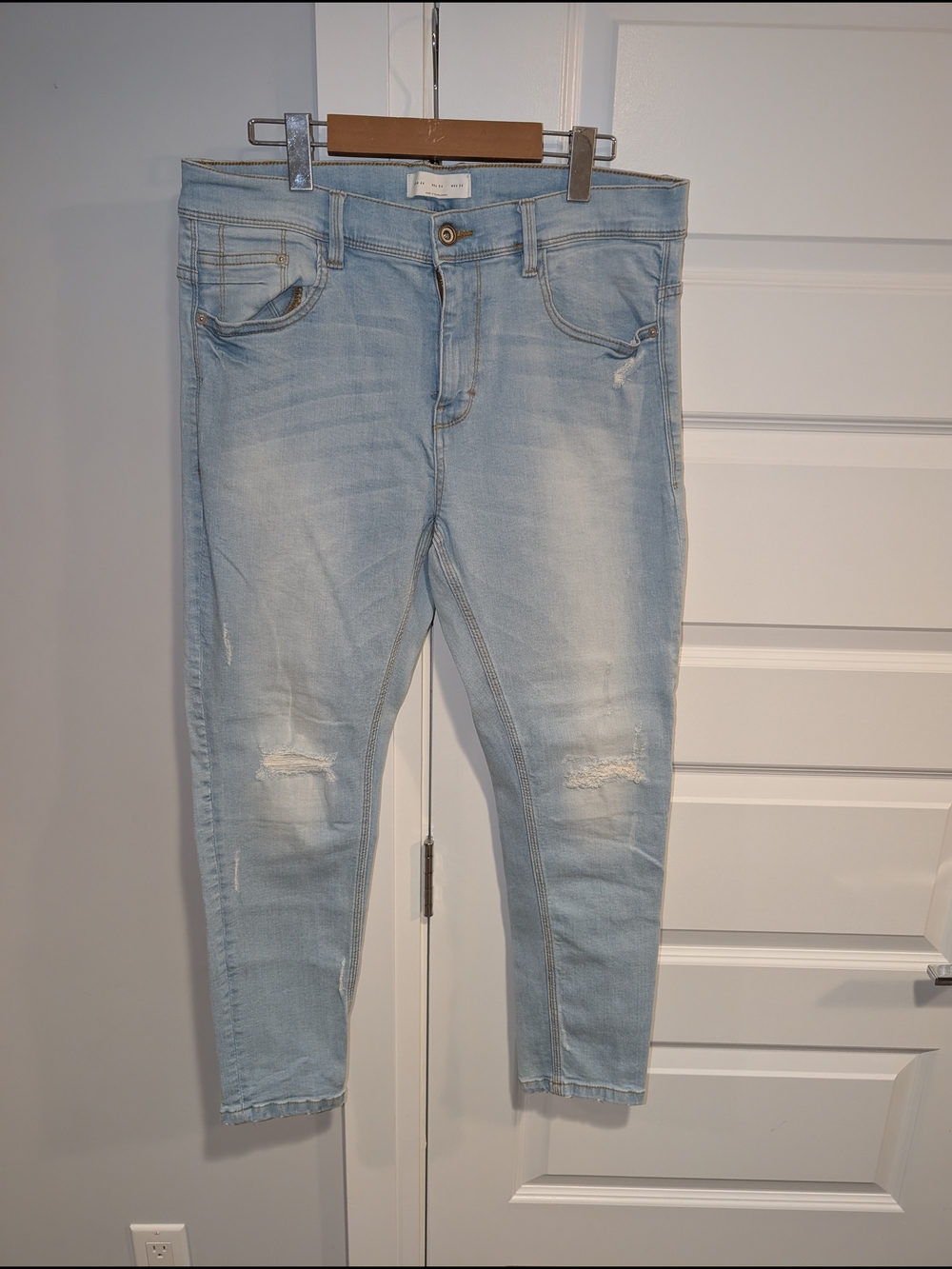 Zara Light Blue Distressed Men’s Jeans